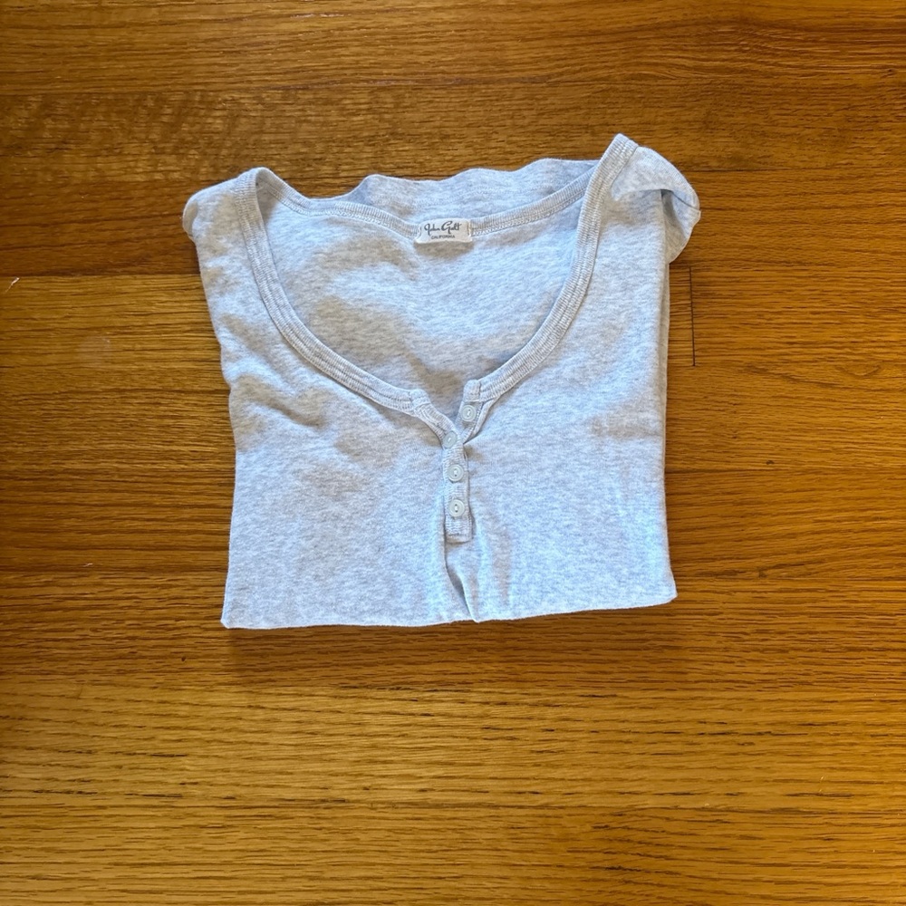 Brandy Melville Light Gray Short Sleeve Tee